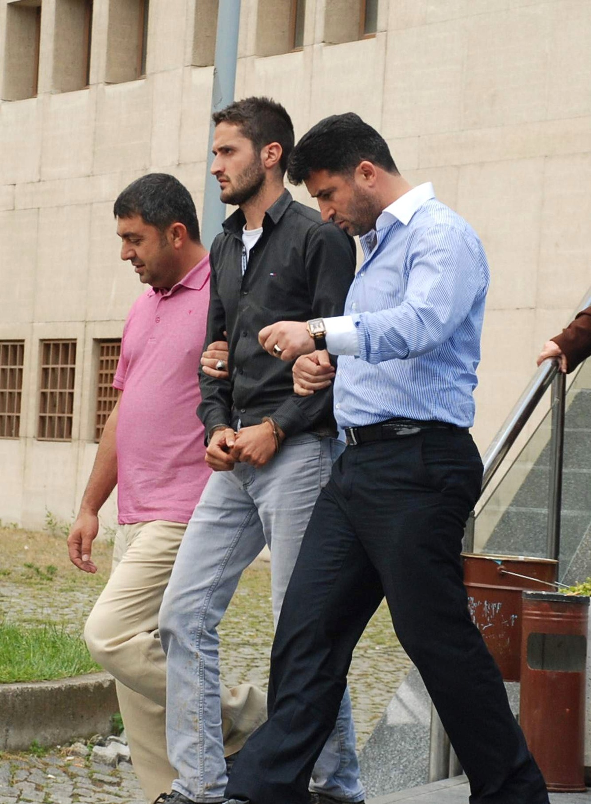 Tazminatını Ödemeyen Eski Patronunu Ekmek Bıçağıyla Kaçırdı