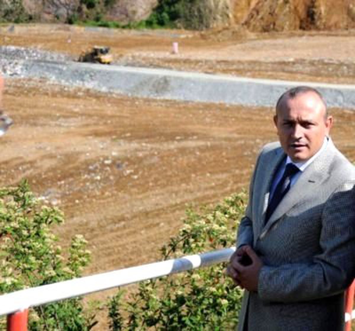 Trabzon Valisi, Yönetmen Fatih Akın'a Çöplükte Cevap Verdi )