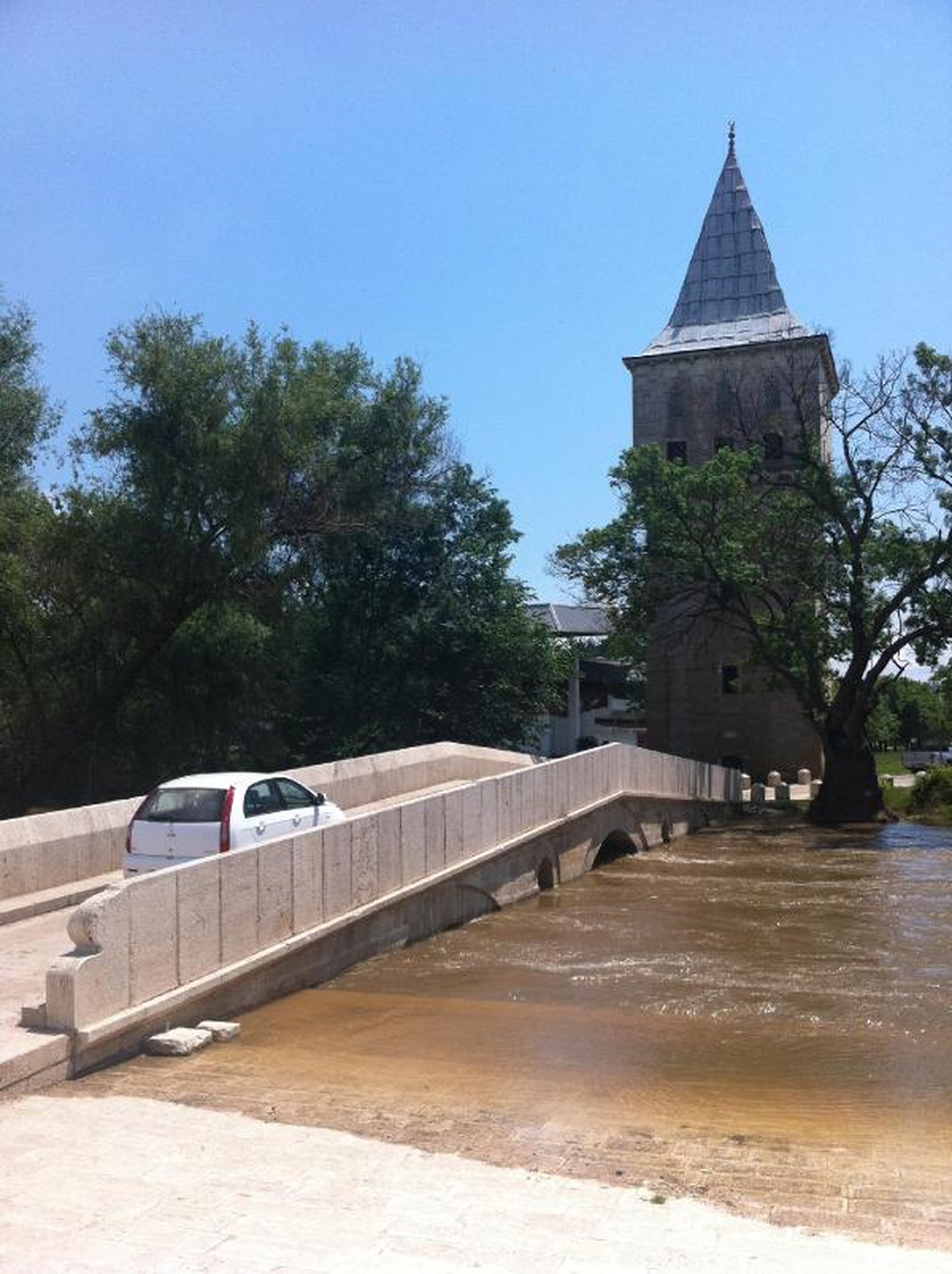 Tunca Nehri Taştı