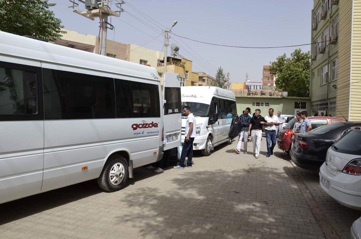 Vanlılar, Gözyaşları ile Viranşehir'den Ayrıldı