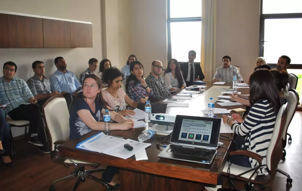 Yabancı Diller Yüksekokulu Okutmanları Hizmet İçi Eğitimde