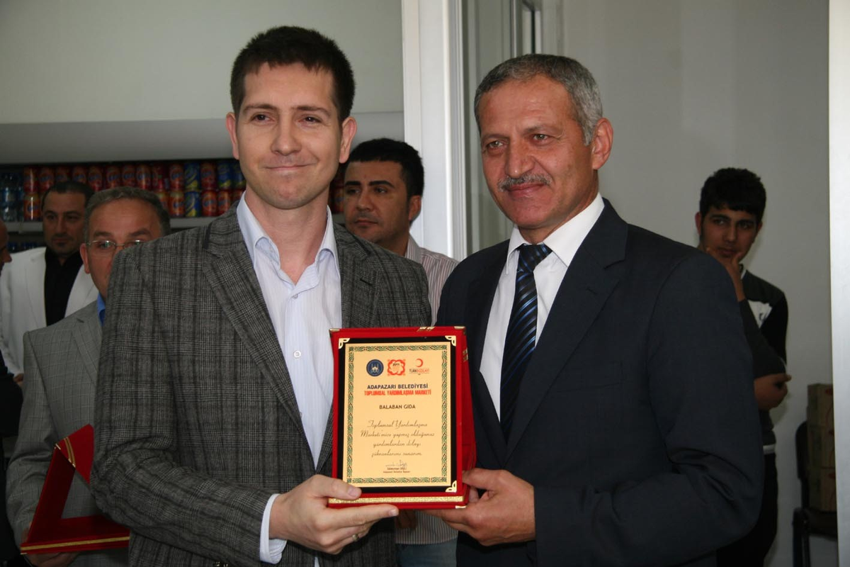 Adapazarı Toplumsal Yardımlaşma Marketi Bir Yaşında