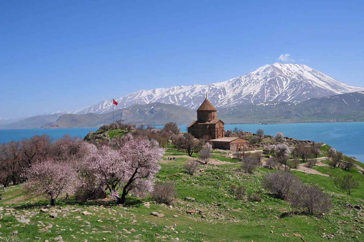 Akdamar Adası Rengarenk