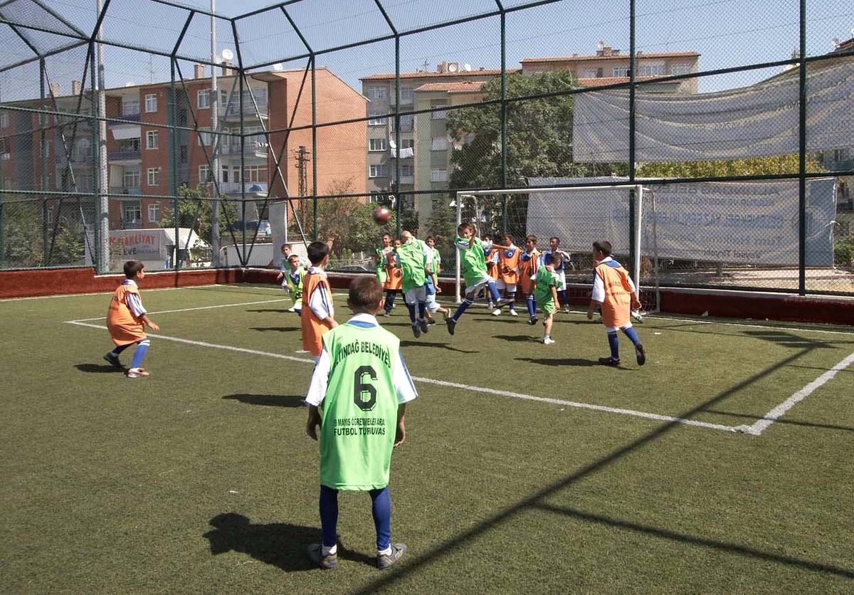 Altındağ'ın Genç Futbolcuları Yaz Okulunda Yetişecek