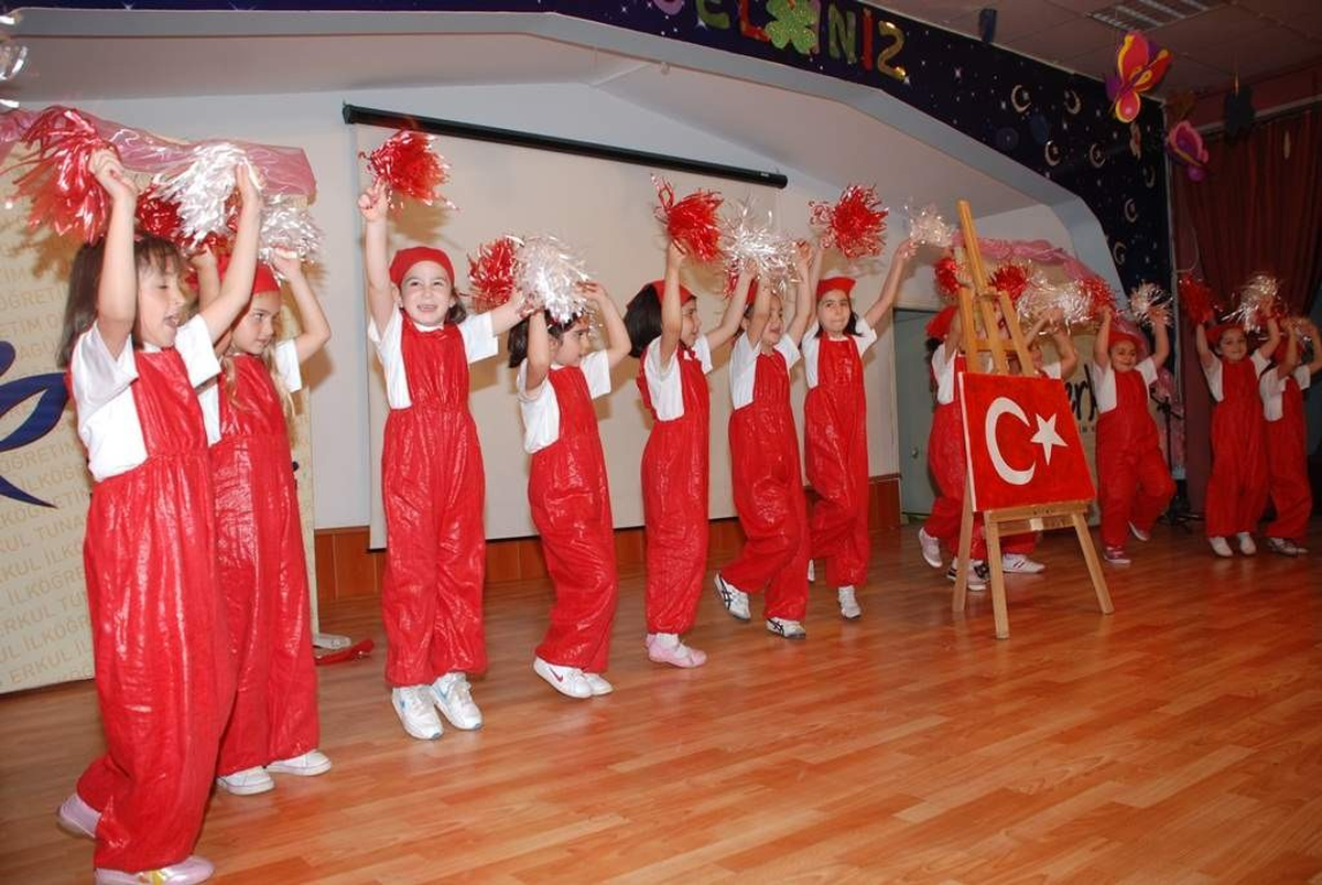 Başkan Nevzat Doğan, Kızını Mezun Etti