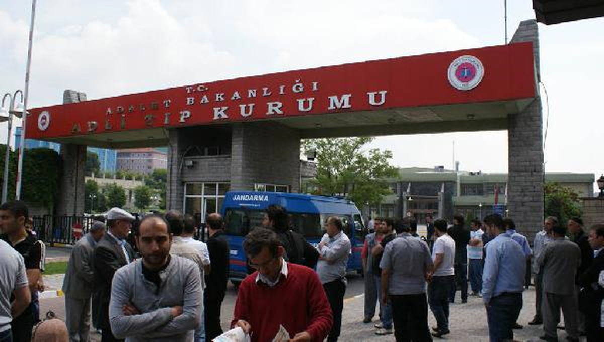 Biber Gazından Öldüğü Öne Sürülen Çayan\'ın Cenazesi Otopsinin Ardından Rize\'ye Gönderildi
