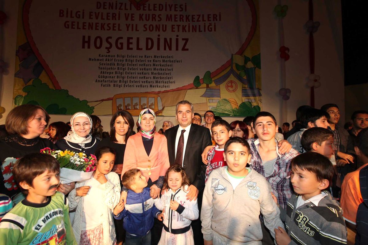 Bilgi Evleri ve Kurs Merkezi Öğrencileri Gösteri Yaptı