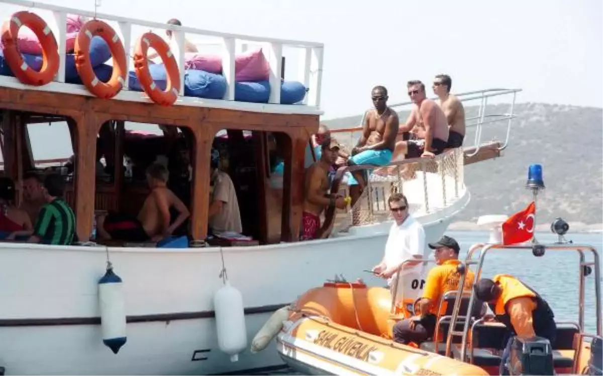 Bodrum'da Denizi Kirletenlere Uyarı