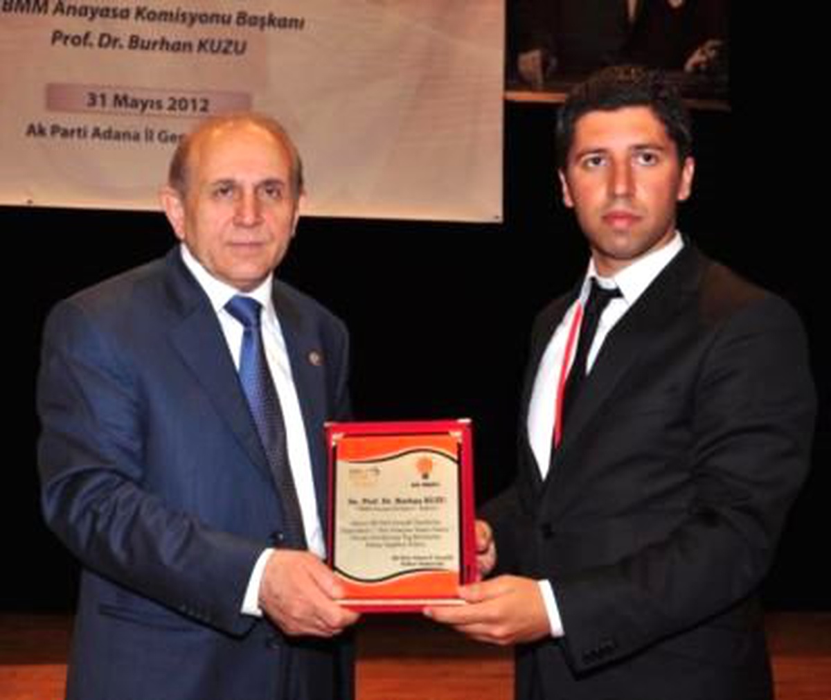Burhan Kuzu'nun Konferansına Girmek İsteyen 13 Kişi Gözaltına Alındı (2)