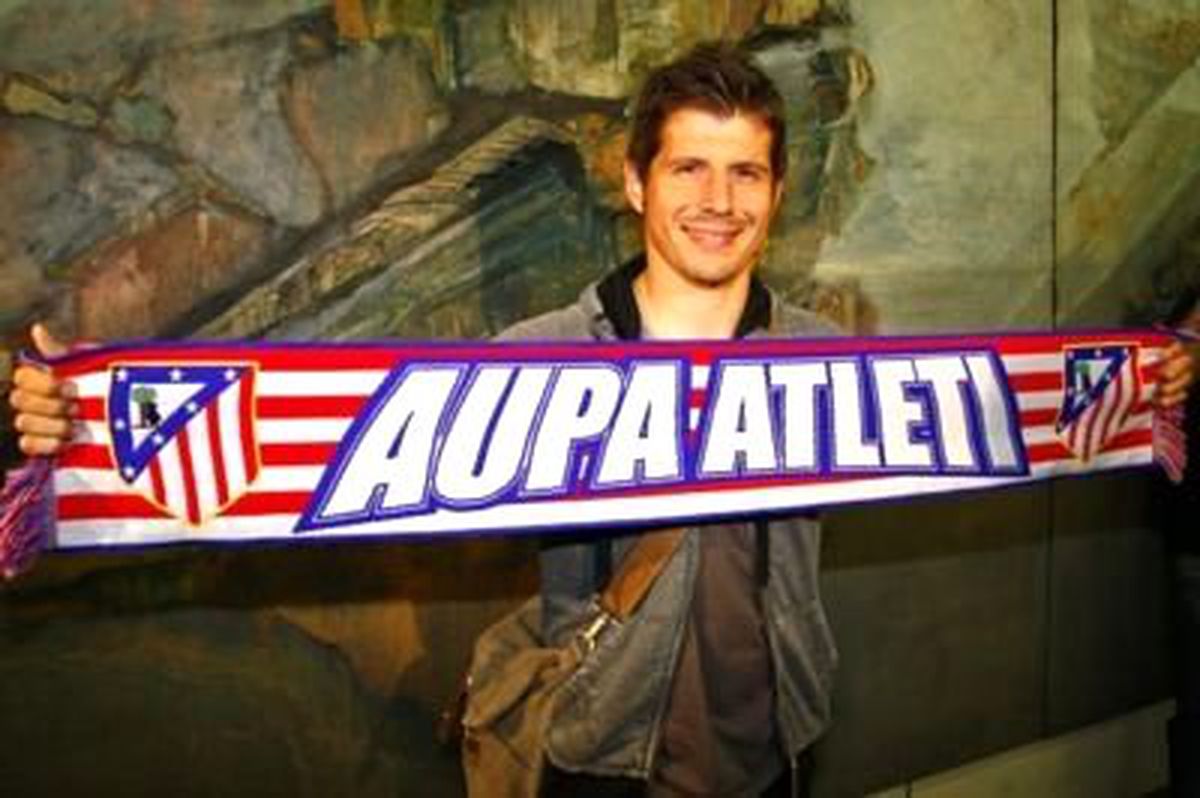 Emre Belözoğlu, Atletico Madrid ile 2 Yıllık Sözleşme İmzaladı
