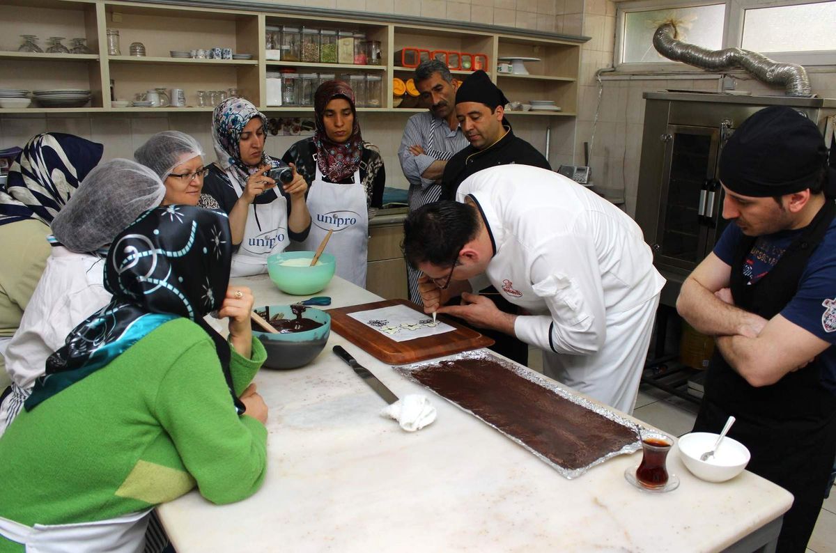 Gamek Pasta Ustaları Yetiştiriyor