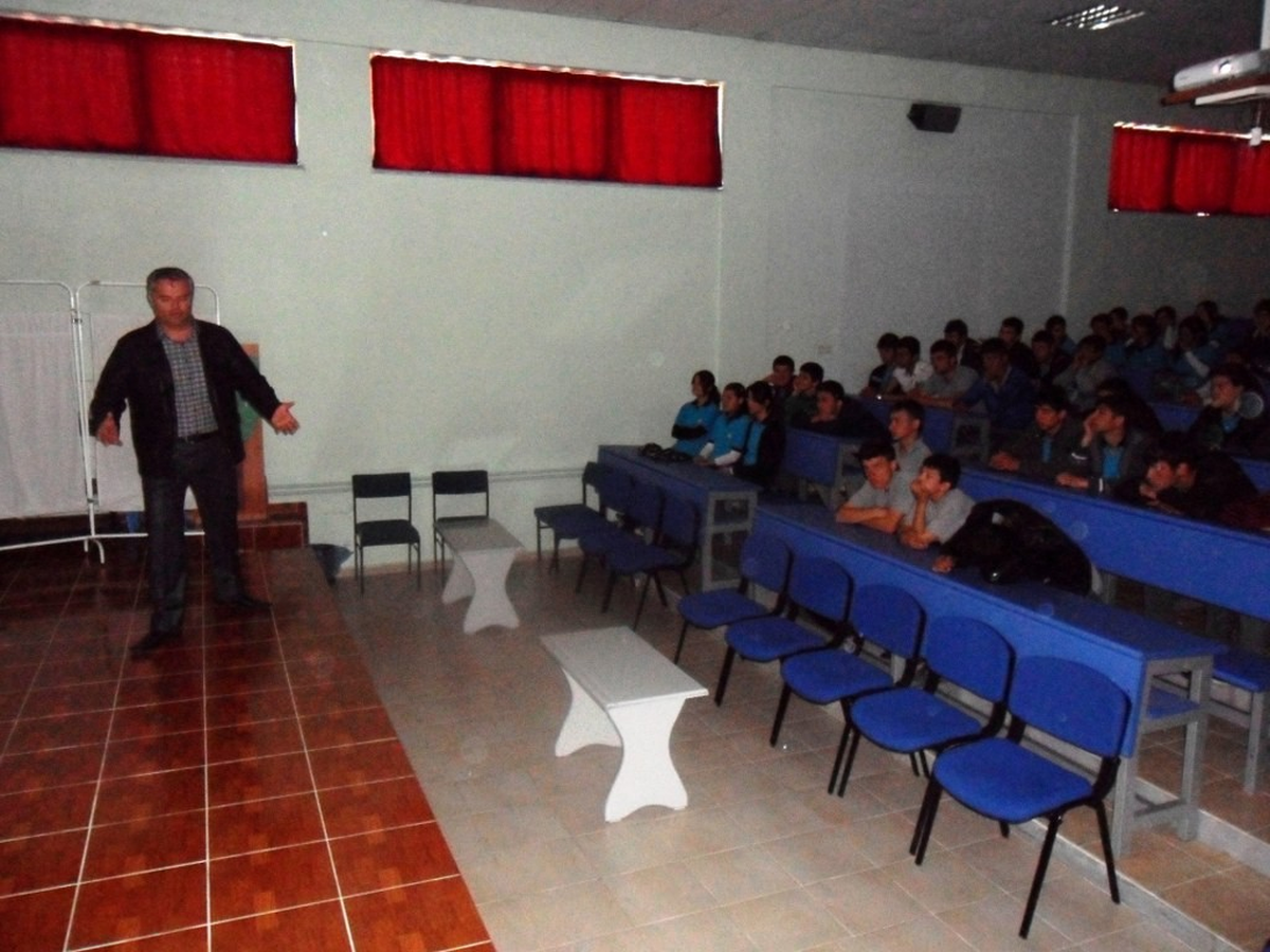 Hisarcık\'ta Lise Öğrencilerine Terörle Mücadele Konferansı Verildi
