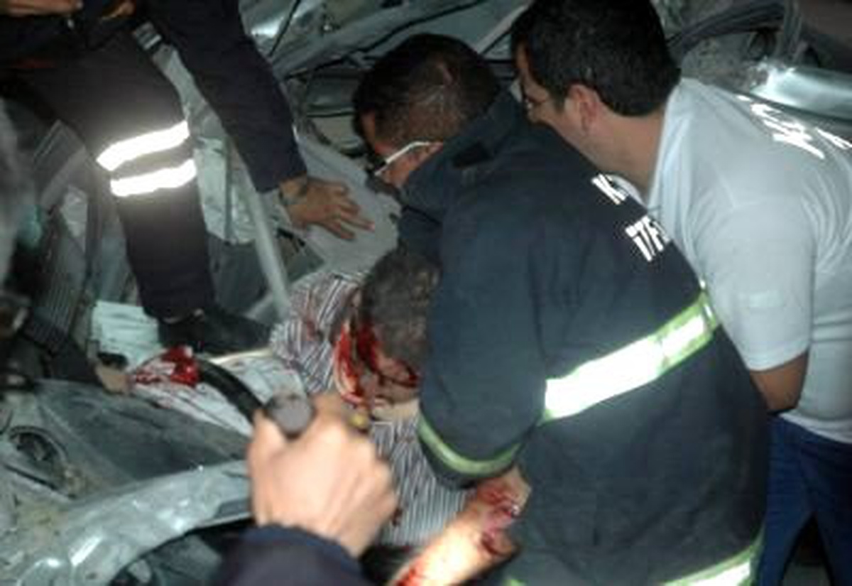 Hurdaya Dönen Otomobilde Can Pazarı Hurdaya Dönen Otomobilde Can Pazarı