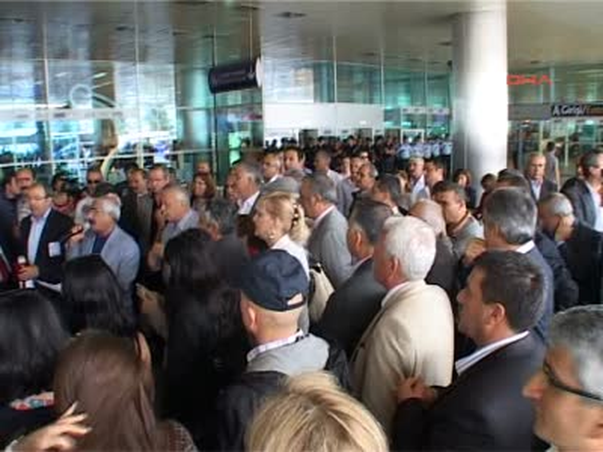 İşten Atılan Kabin Memurlarına CHP'den Destek