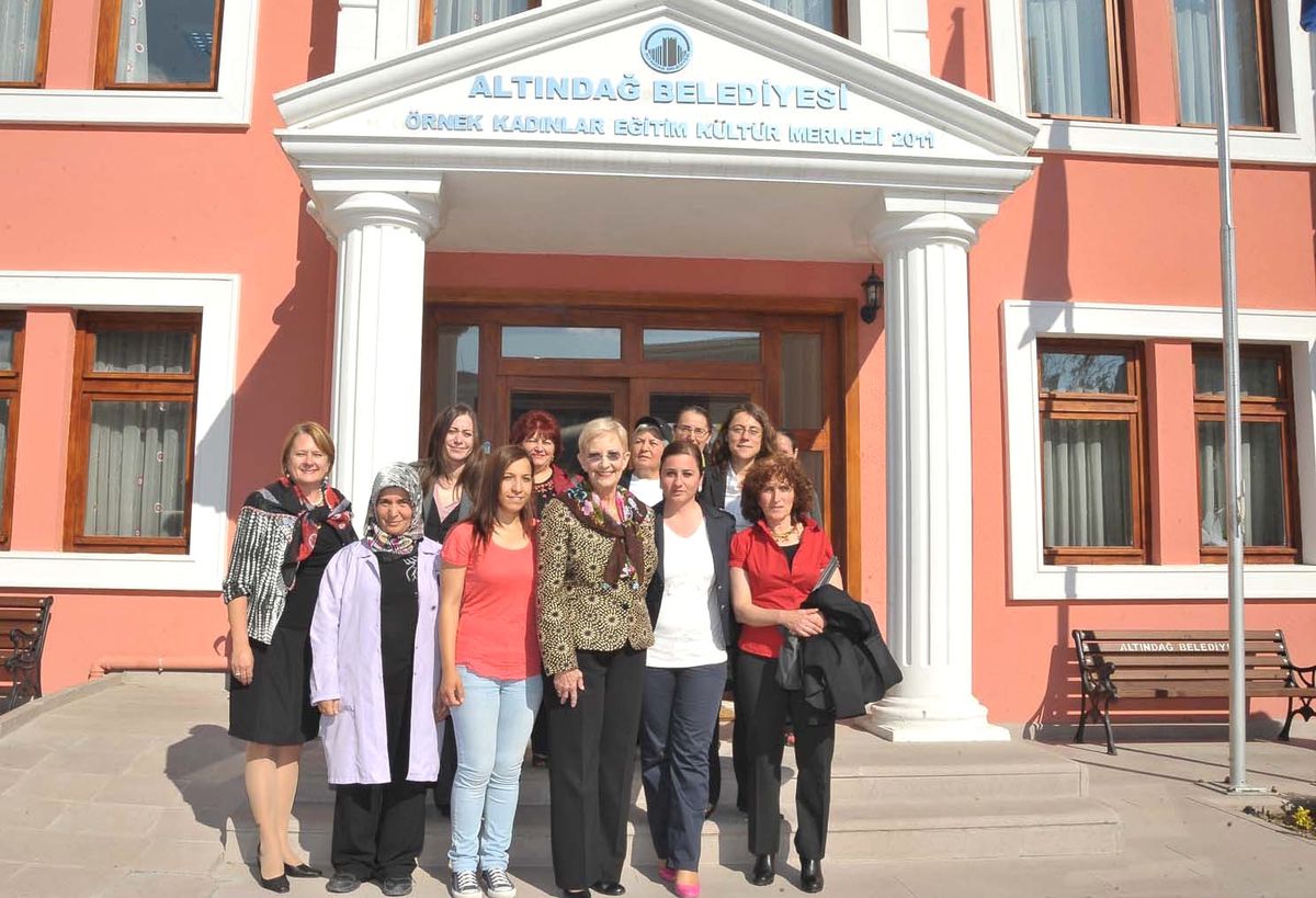 Kadın Eğitim Merkezlerine ABD'den Önemli Ziyaretçi