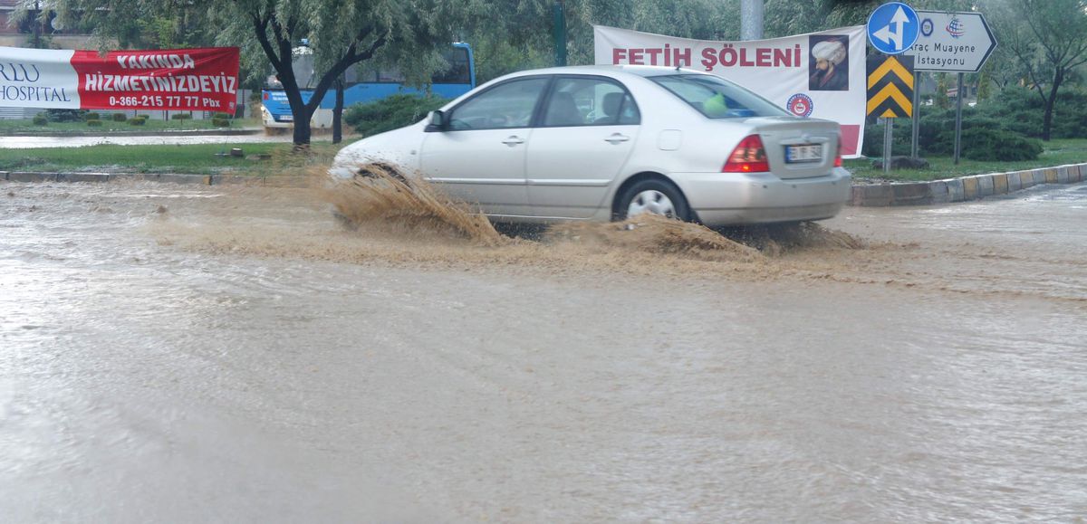 Kastamonu'da Aniden Bastıran Yağış, Hayatı Olumsuz Etkiledi