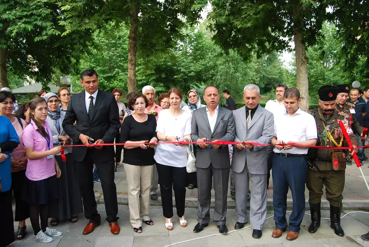 Kozan Kadın Kültür ve Sanat Merkezi'nde Sergi Açılışı