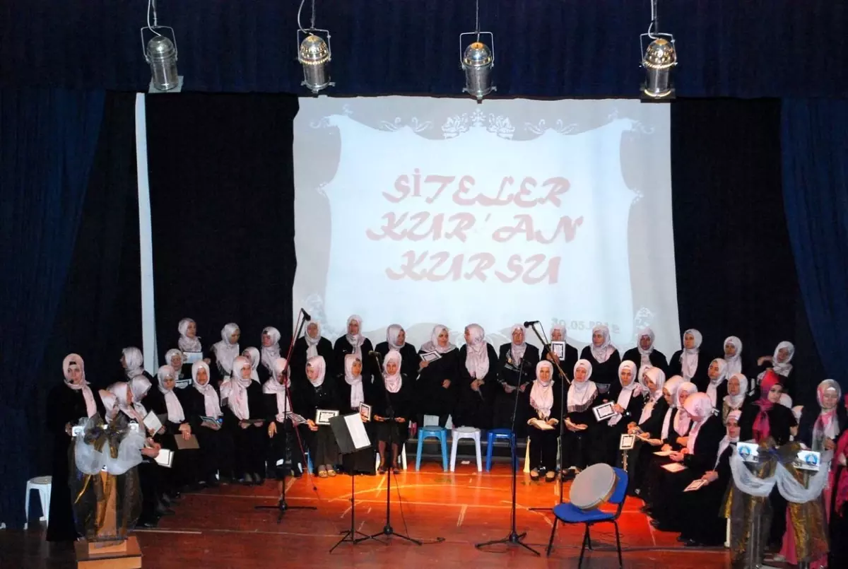 Mudanya\'da Kur\'an Kursu Öğrencilerinin Hatim Sevinci