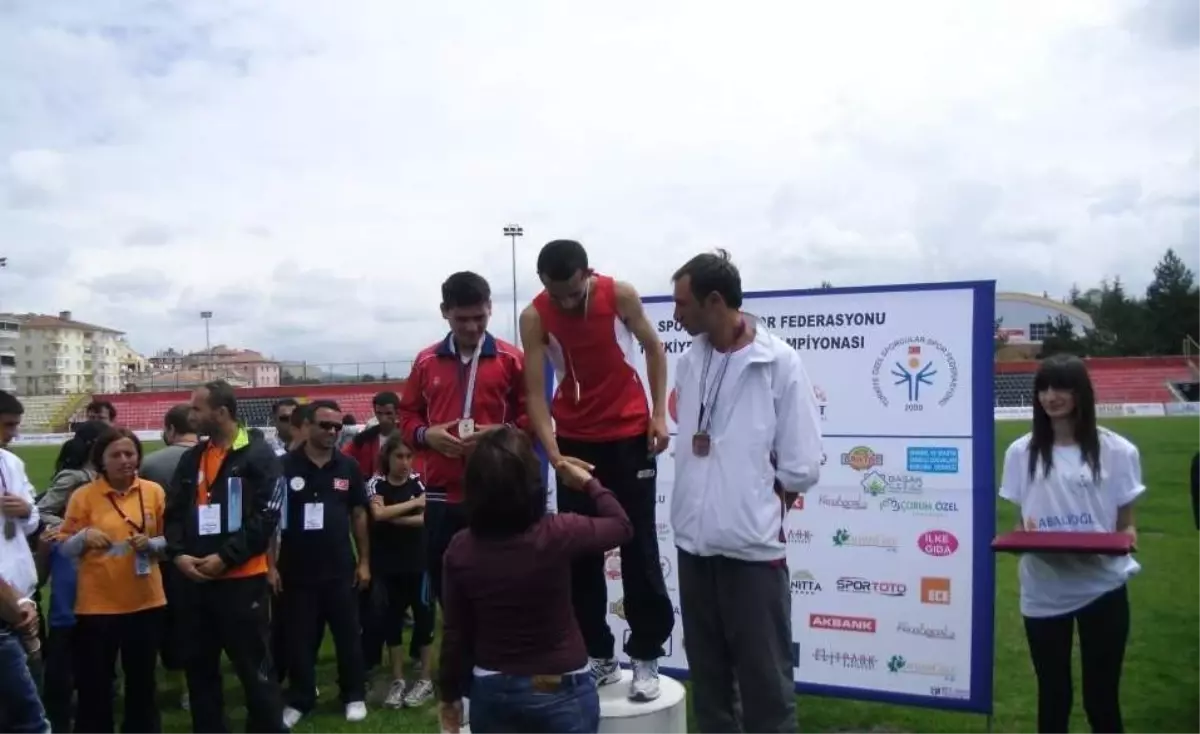 Muğlalı Engelliler Çorum\'da Engelleri Aşıp Geldi