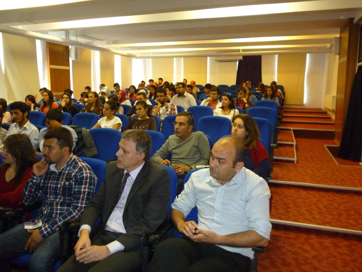 Neü 3. Erasmus ve Farabi Programları Bilgilendirme Toplantısı Yapıldı