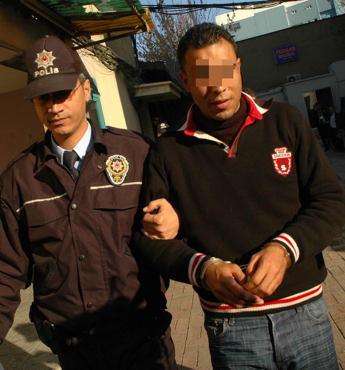 Nikahsız Eşi Yaralamaya 12,5 Yıl Hapis