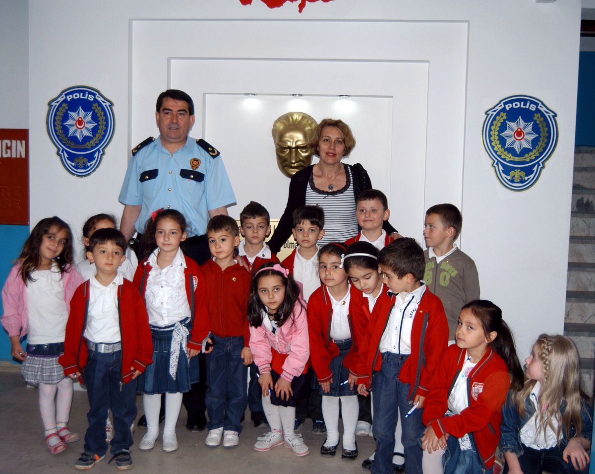 Okul Öncesi Eğitimi Yıl Sonu Şenlikleri Kapsamında Minik Öğrenciler Emniyet Müdürü Behçet Alkan'ı...