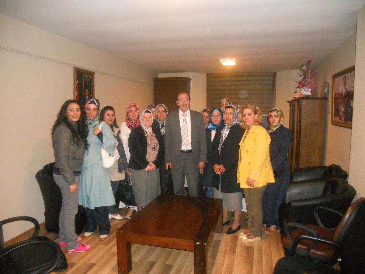 Palandöken Belediye Başkanı Bulutlar, AK Parti Kadın Kollarını Ziyaret Etti