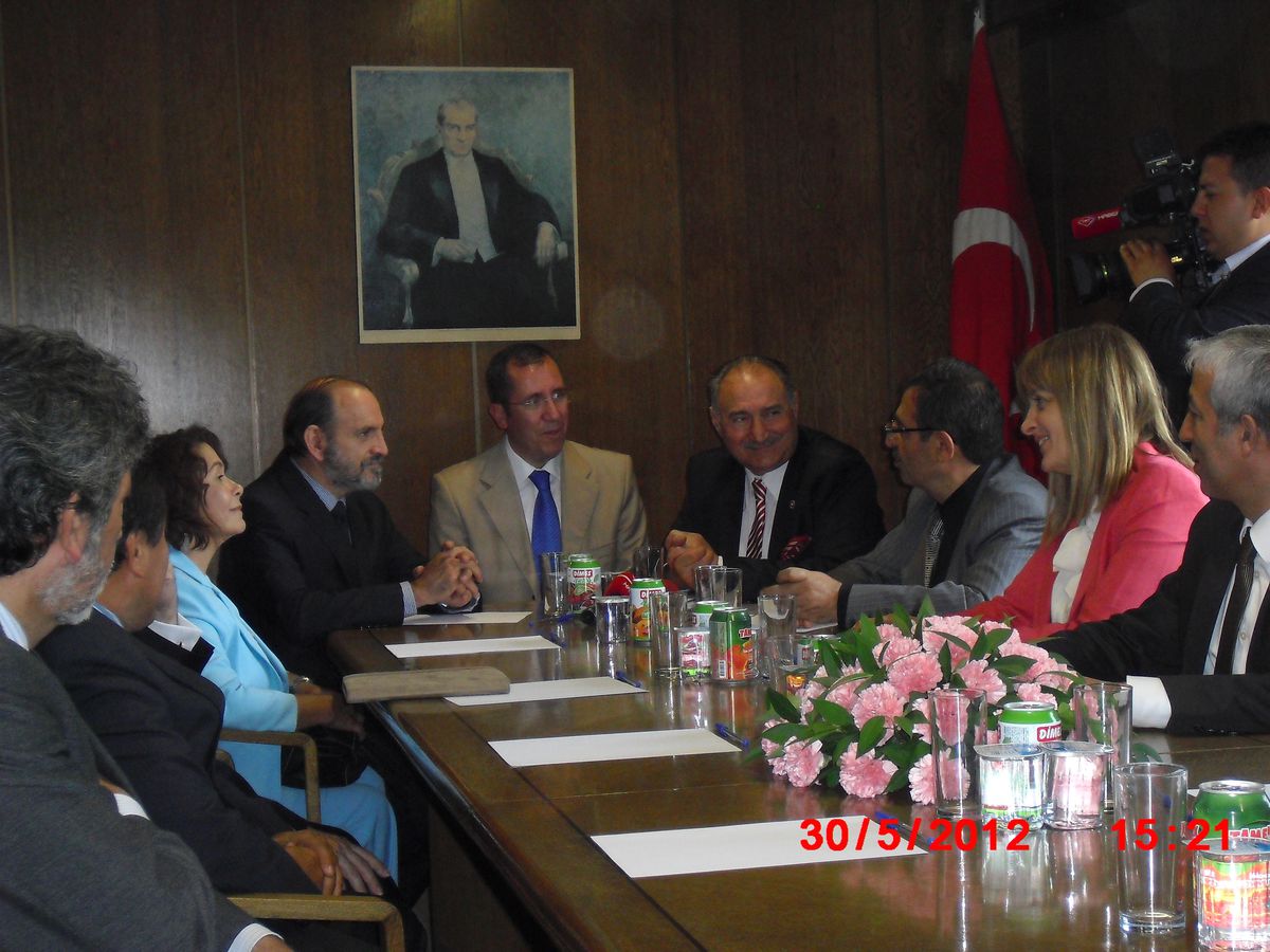 Peru Heyeti TBMM'nde Dostluk Grubu Başkanı Adnan Yılmaz ve Dostluk Grubu Üyeleri ile Bir Araya Geldi