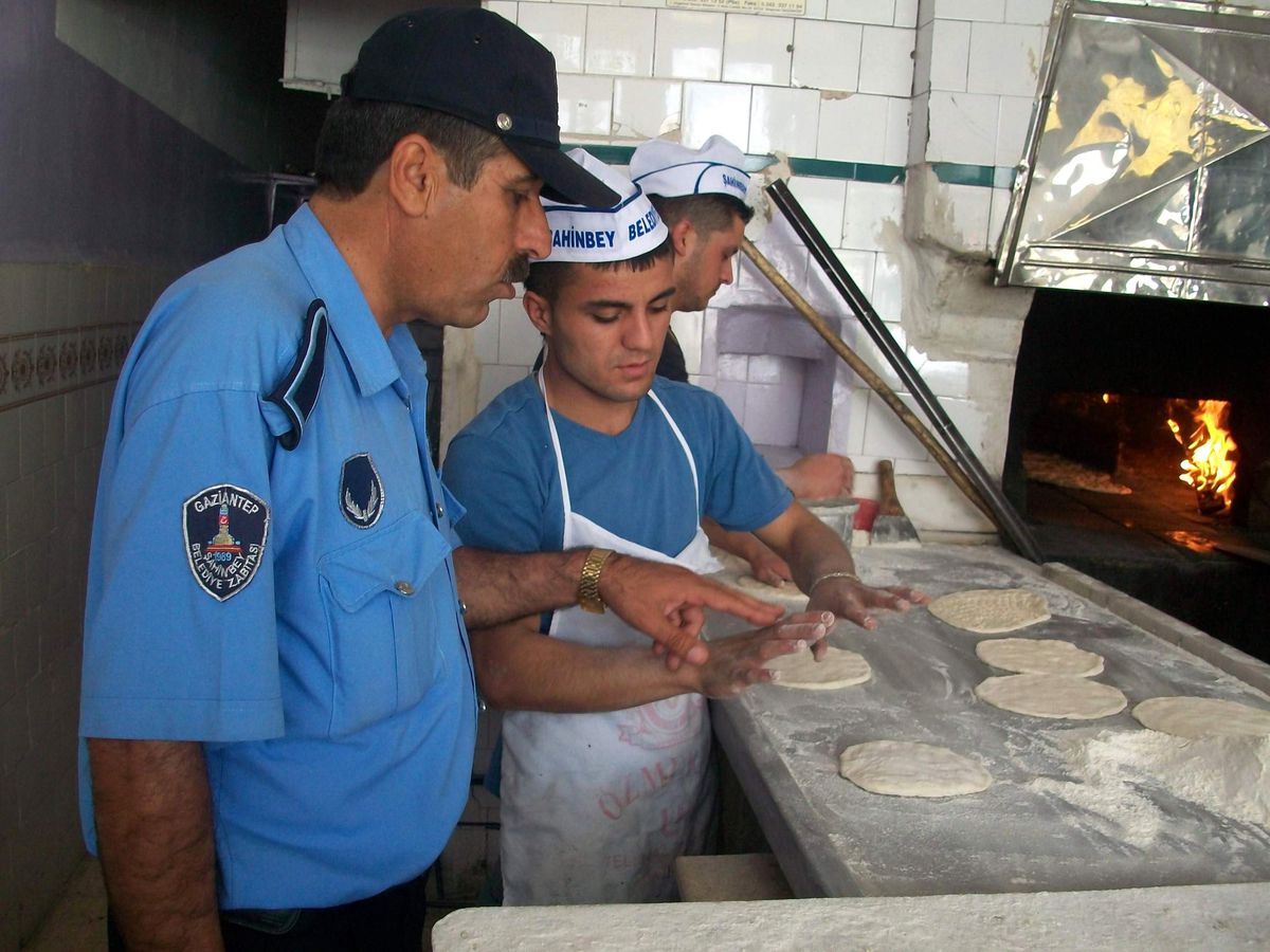 Şahinbey Zabıtasından Ekmek Gramajı Denetimi