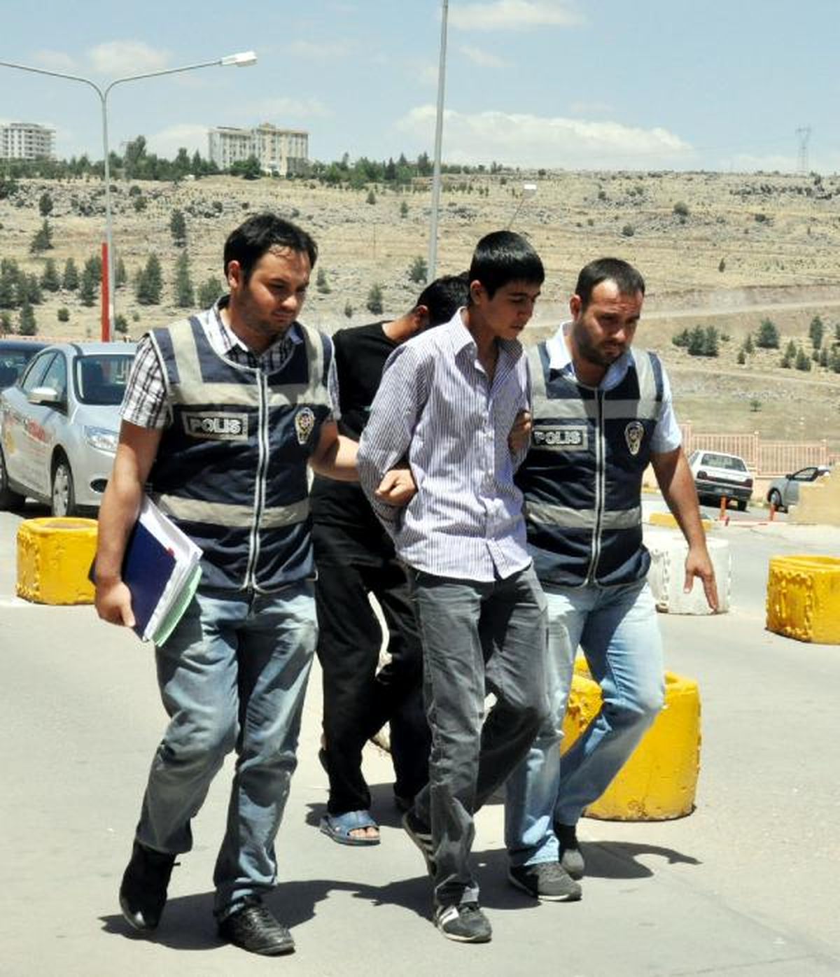 Şanlıurfa'da Hırsızlık Şüphelisi 3 Kişi Yakalandı