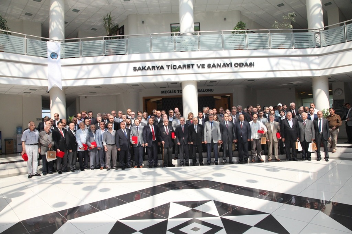 Satso'dan 40 Yılı Aşan Üyelerine Plaket