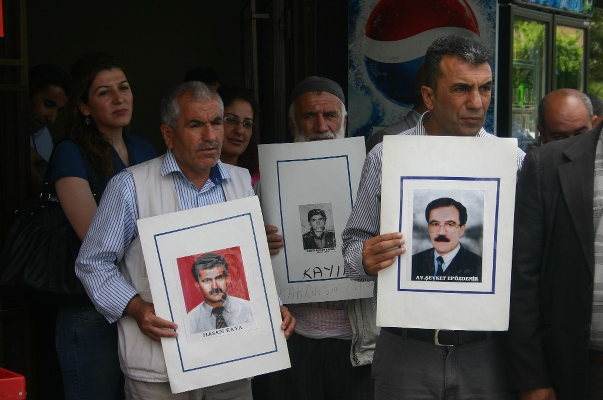 Siirt'te Gözaltında Kayıplara Karşı Mücadele Haftası Etkinlikleri