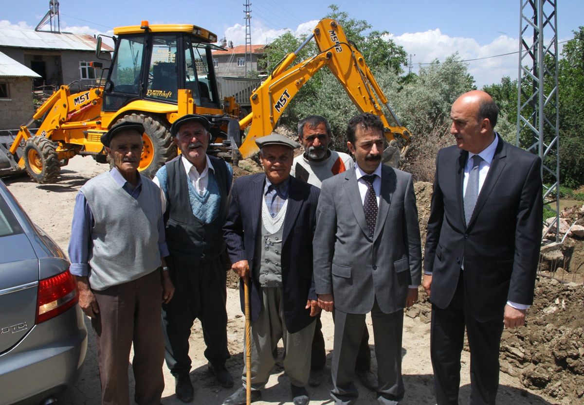 Yeniköy Yolunda Hummalı Çalışma