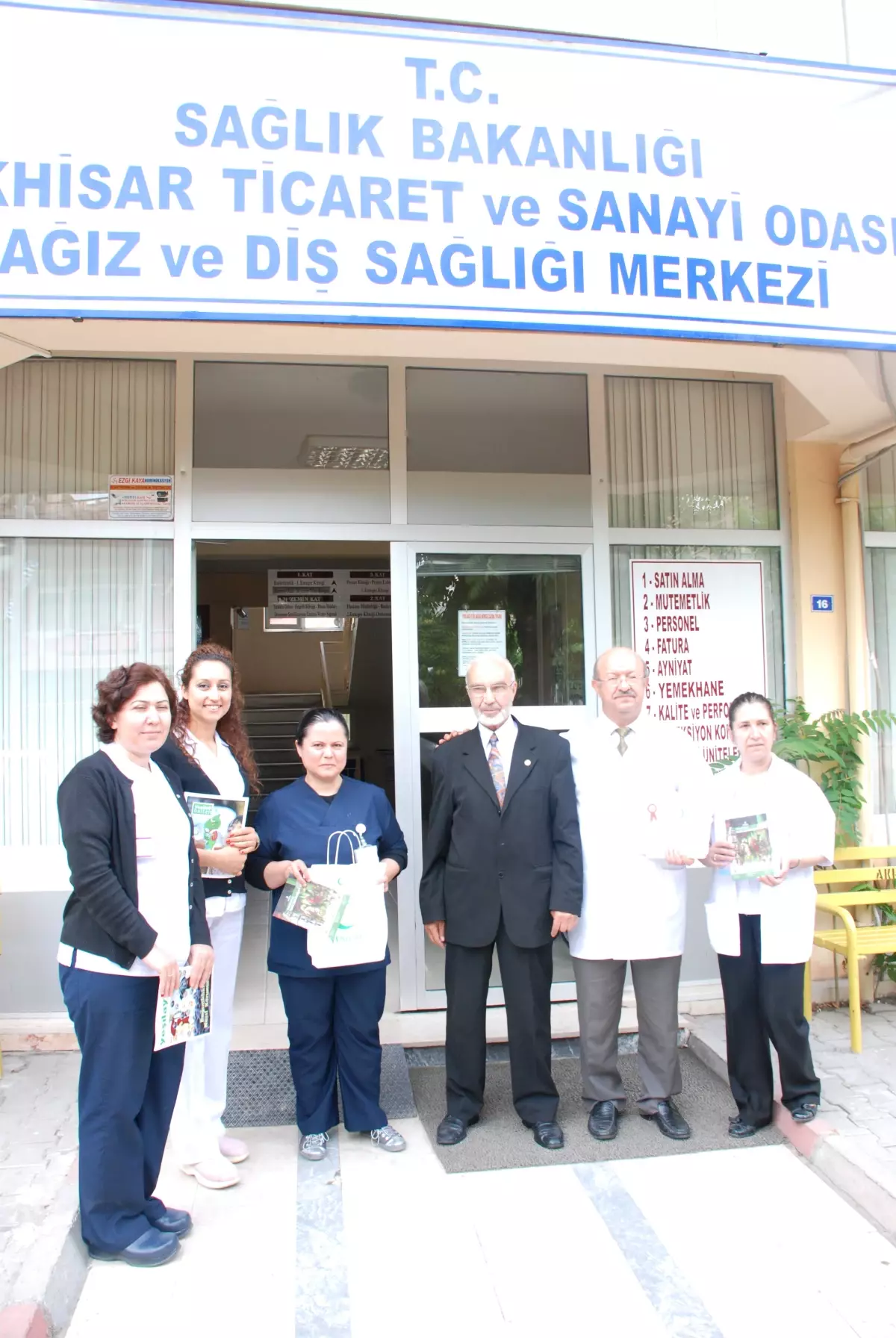 Yeşilay Derneği, Akhisar Tso Diş Hastanesini Ziyaret Etti