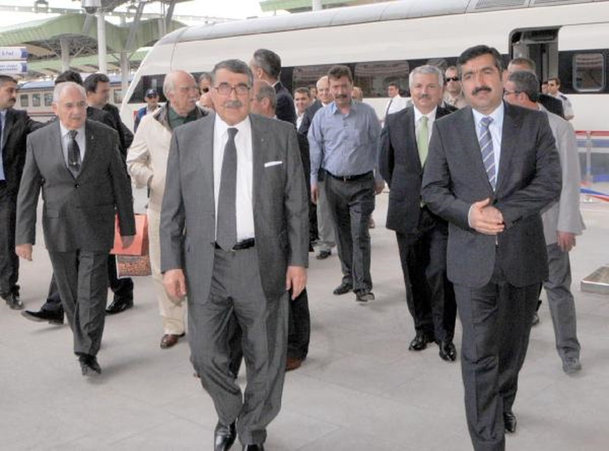 AK Parti'li Aksu: Terörle, Kürt Sorununu Ayrı Tutuyoruz