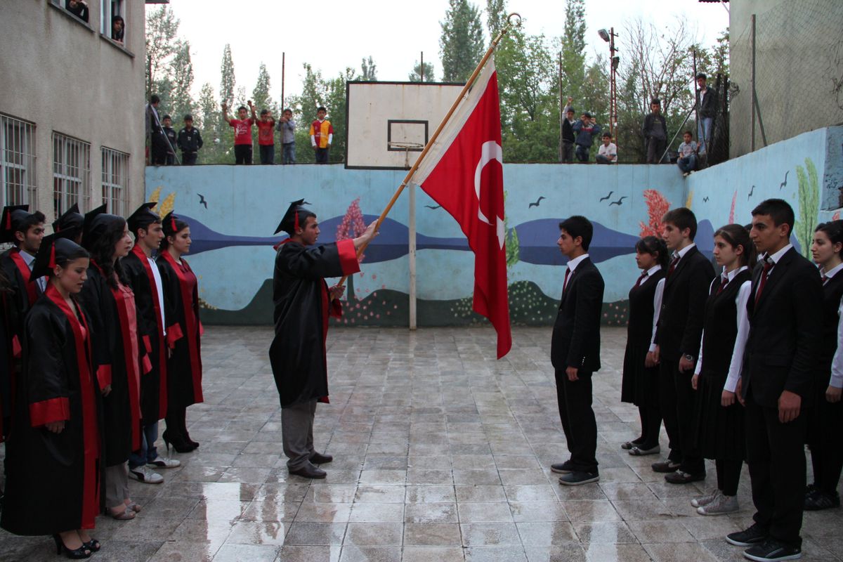 Anadolu Lisesi Mezunlarını Uğurladı