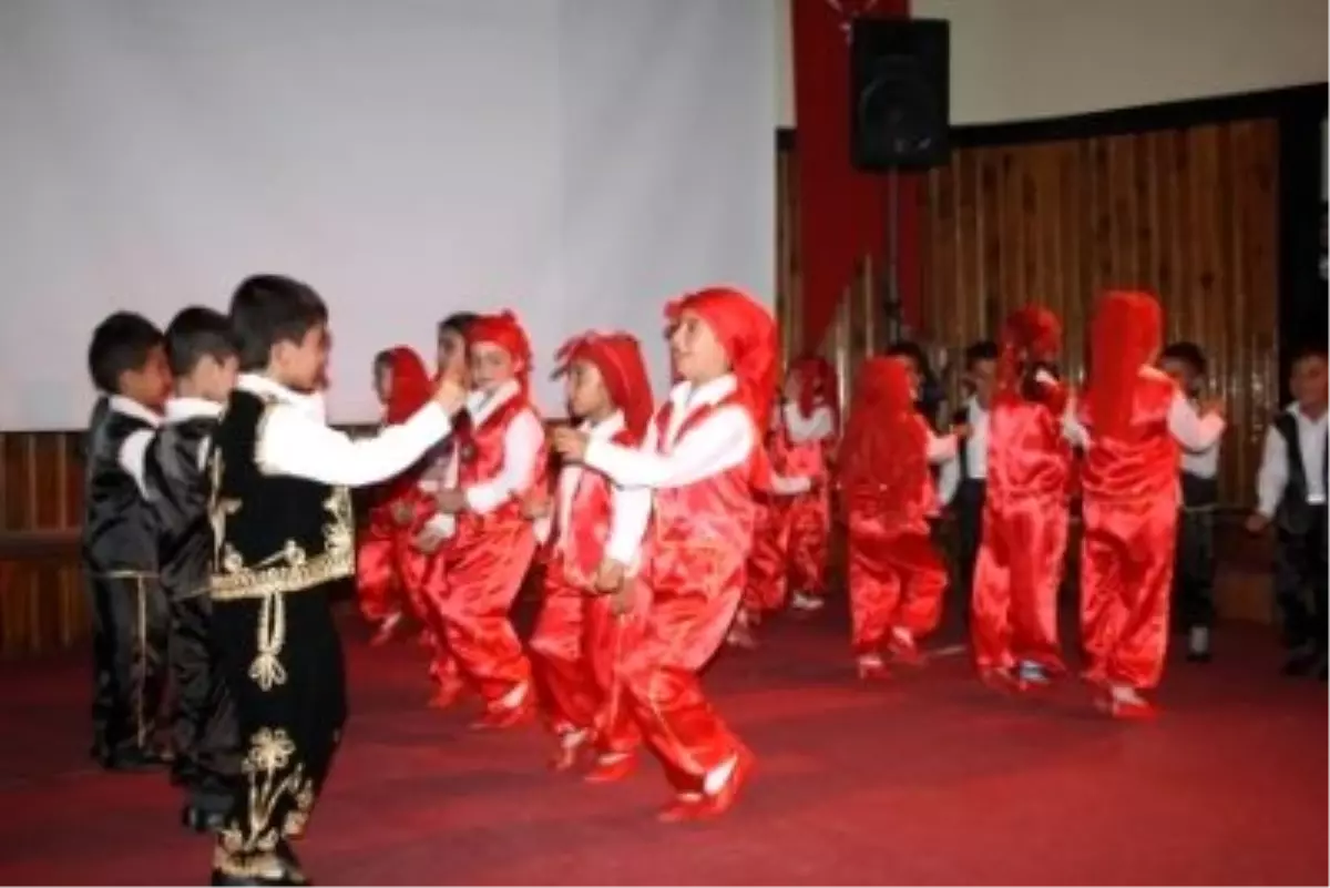 Anaokulu Öğrencilerinden Yıl Sonu Gösterisi