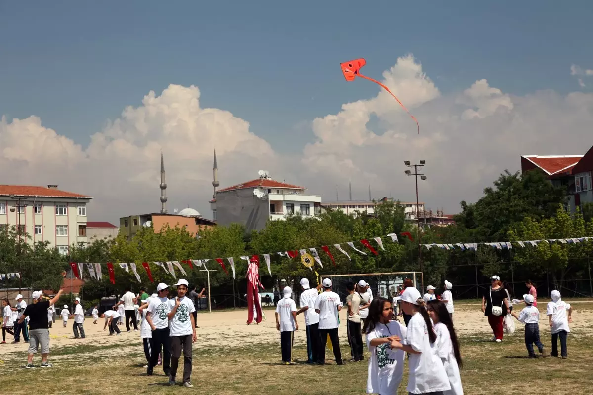 Ataşehir Semaları Uçurtmalarla Renklendi