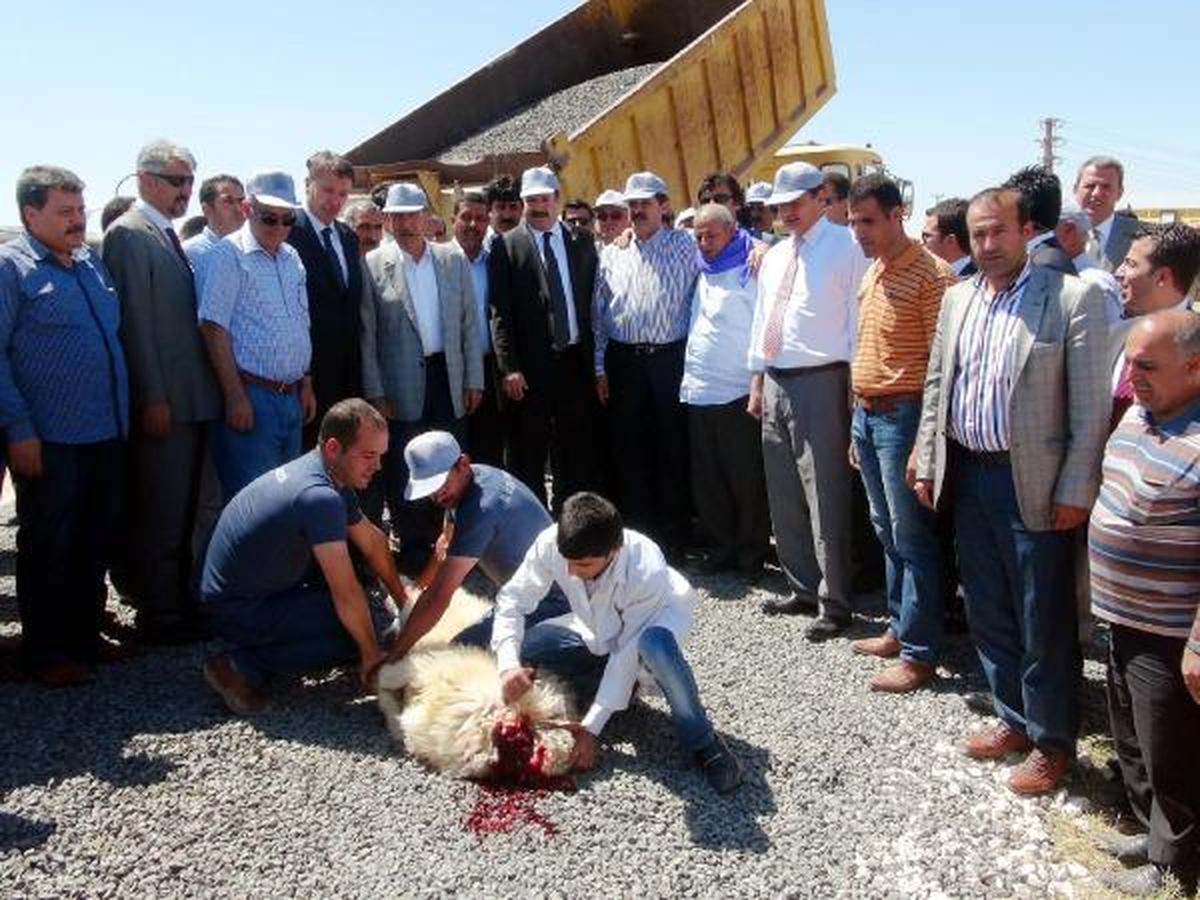 Bakan Çelik: Mevsimlik Değil, Kalıcı Siyaset Yapıyoruz