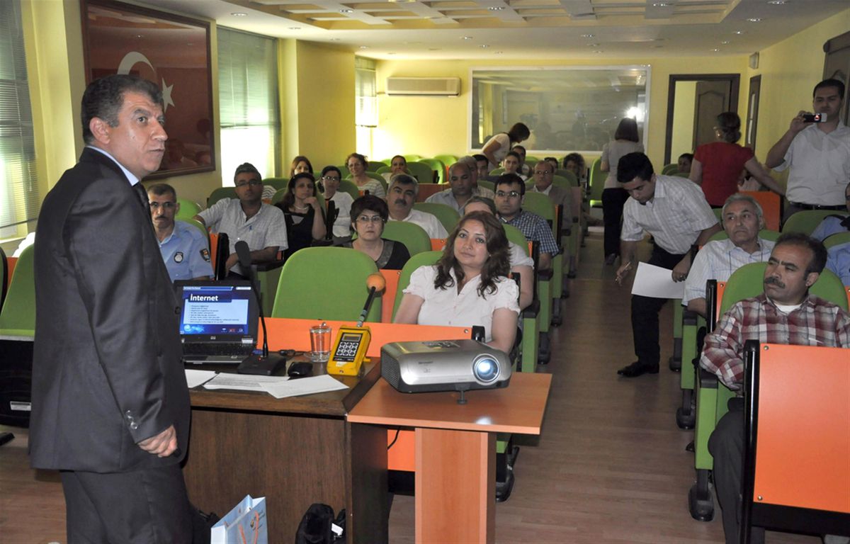 Belediye Personeline 'Güvenli Internet' Semineri