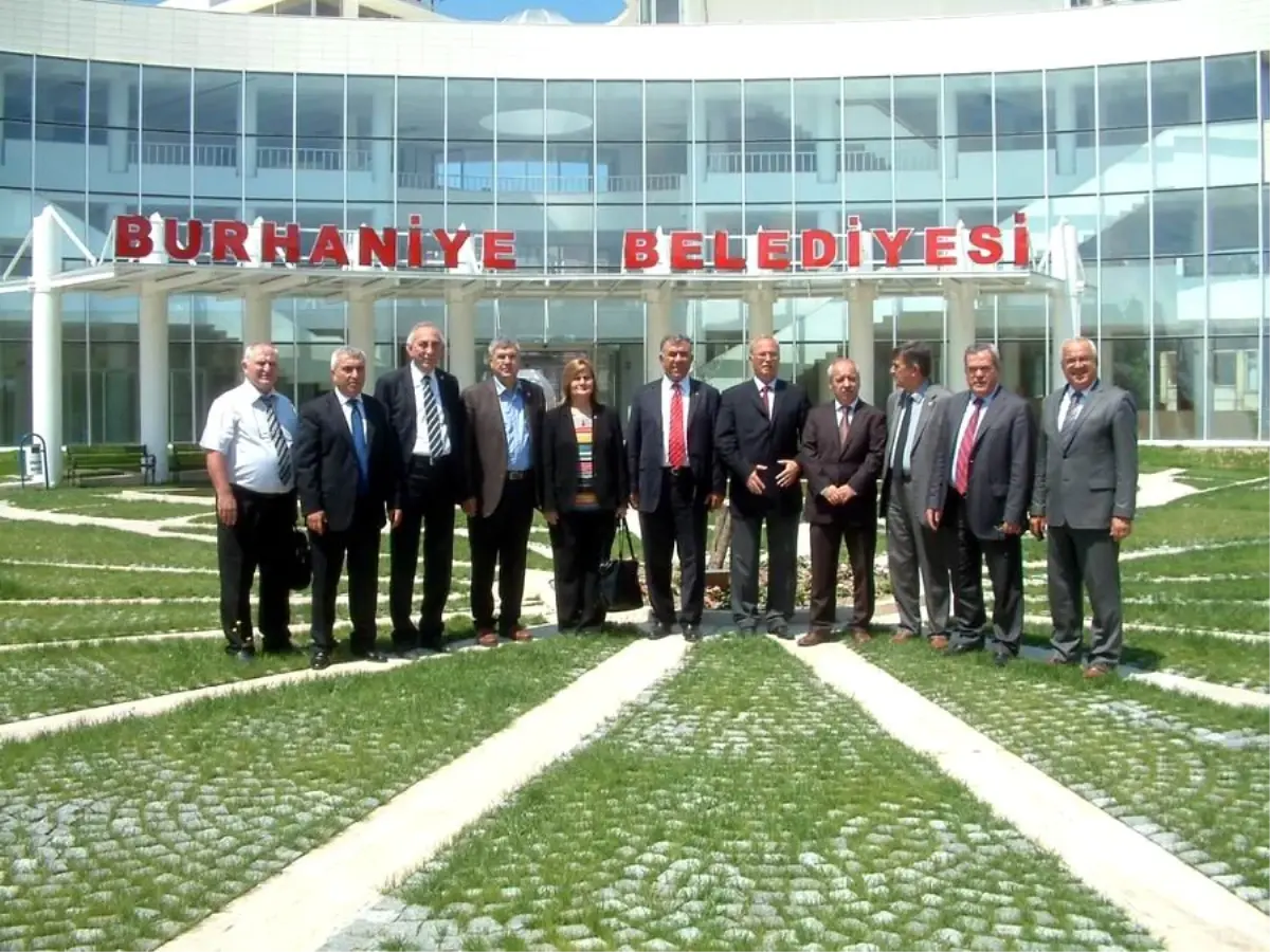 Burhaniye'de Zeytin ve Zeytincinin Sorunları Tartışıldı