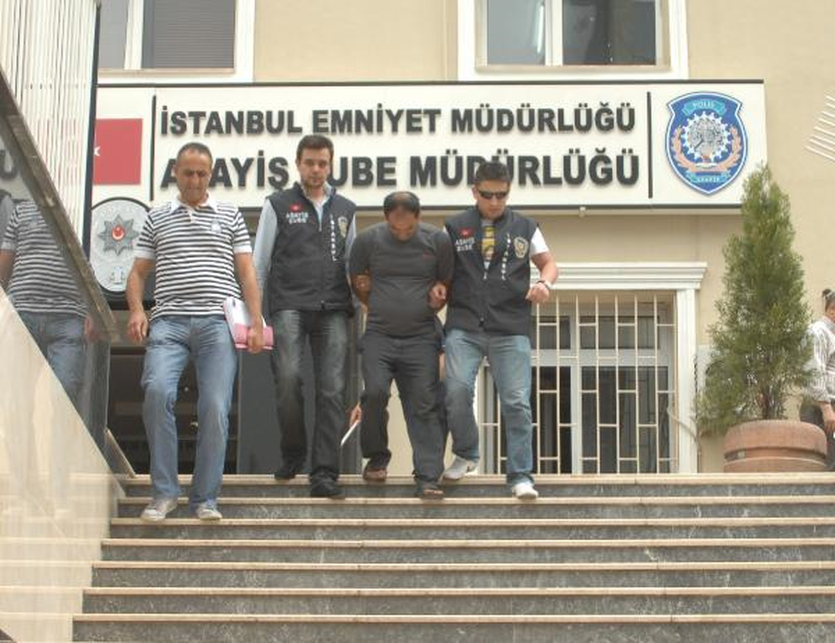 Çaldıklarını Tablonun Arkasında Saklayan Hırsız Yakalandı