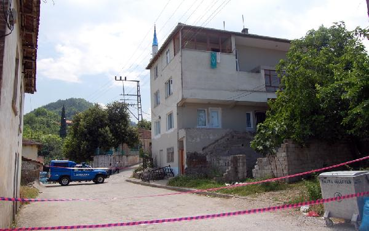 CHP'li İnce'nin Köyünde, Çocuklar Paslı El Bombası Buldu