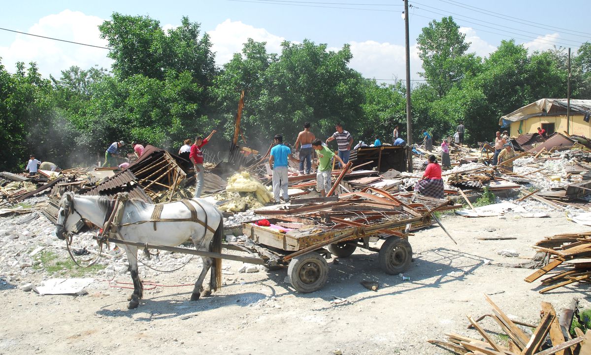 Düzce\'de Prefabriklerde Olaylı Yıkım