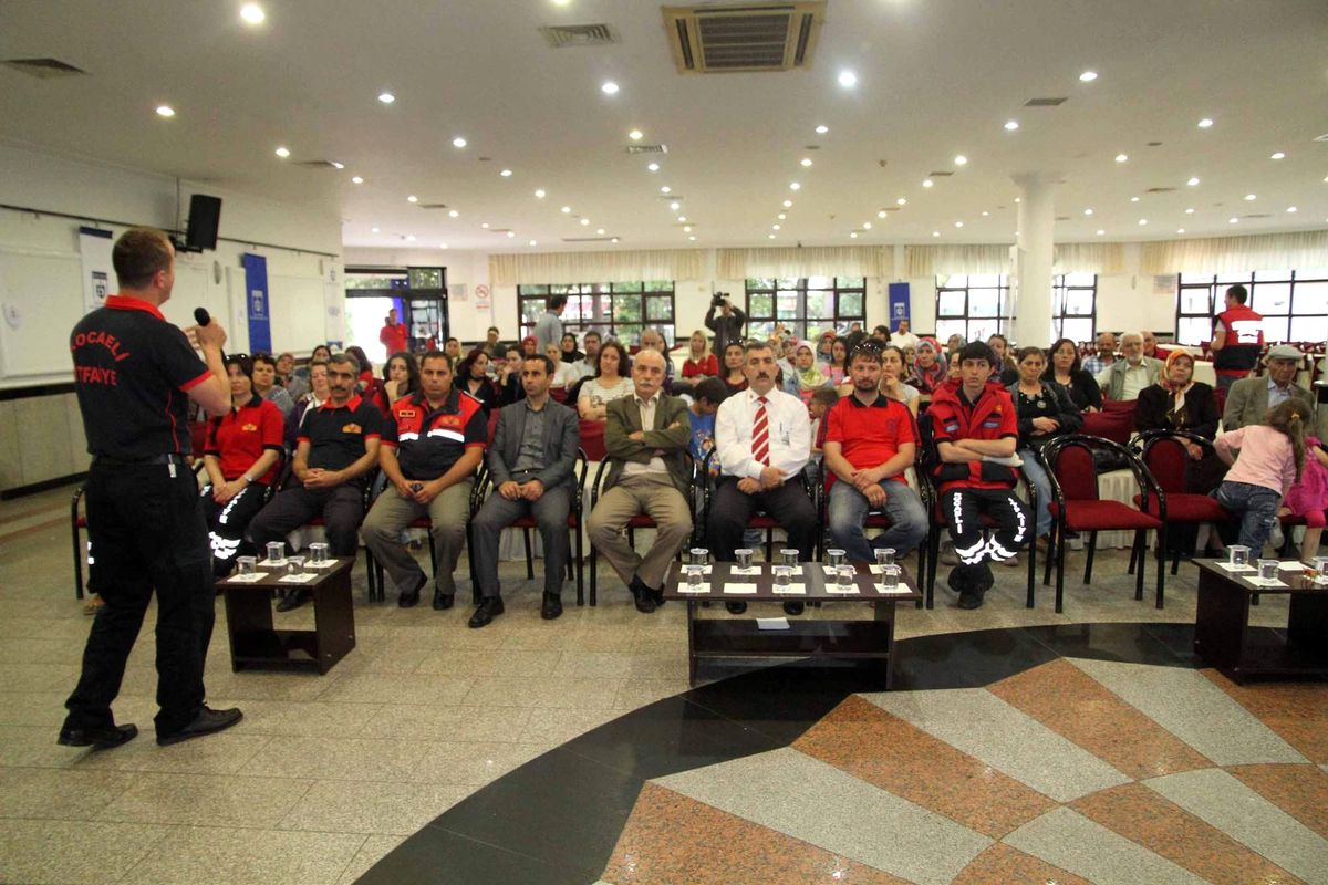 Ev Hanımlarına Yangın Semineri