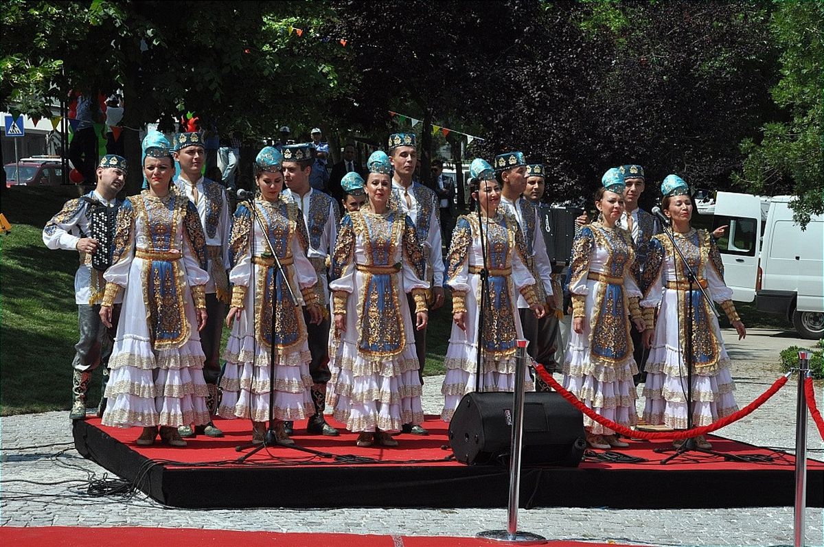 Gabdulla Tukay\'ın Heykeli Eyüp\'te