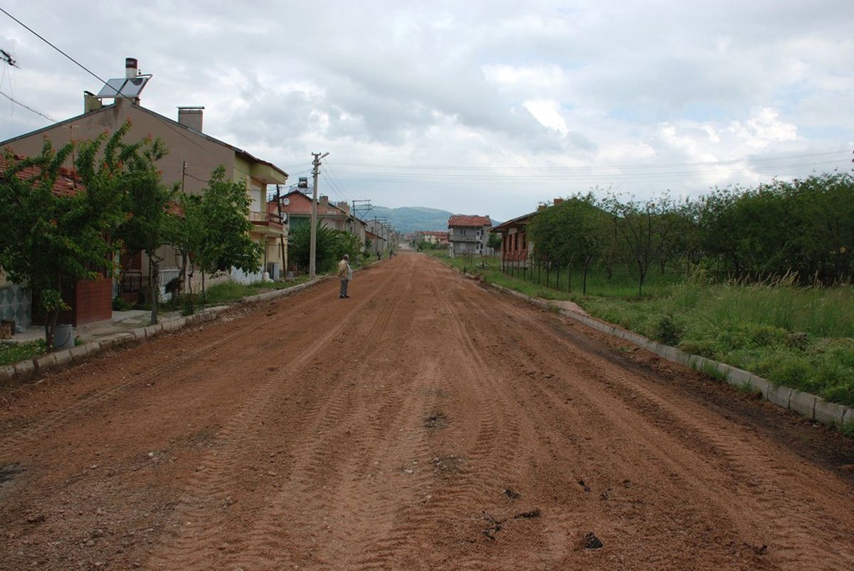 Gediz Umurbey Mahallesi Şerafettin Genç Caddesine Kilit Parke Taşı