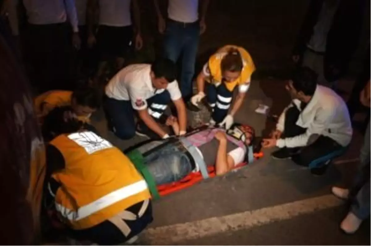 İstanbul'da Gece Yaşanan Kazalarda 4 Kişi Yaralandı