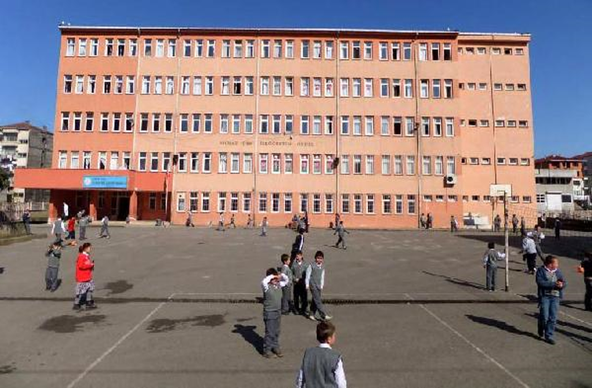 Öğretmenler, Müdürün Odasında Kavga Etti