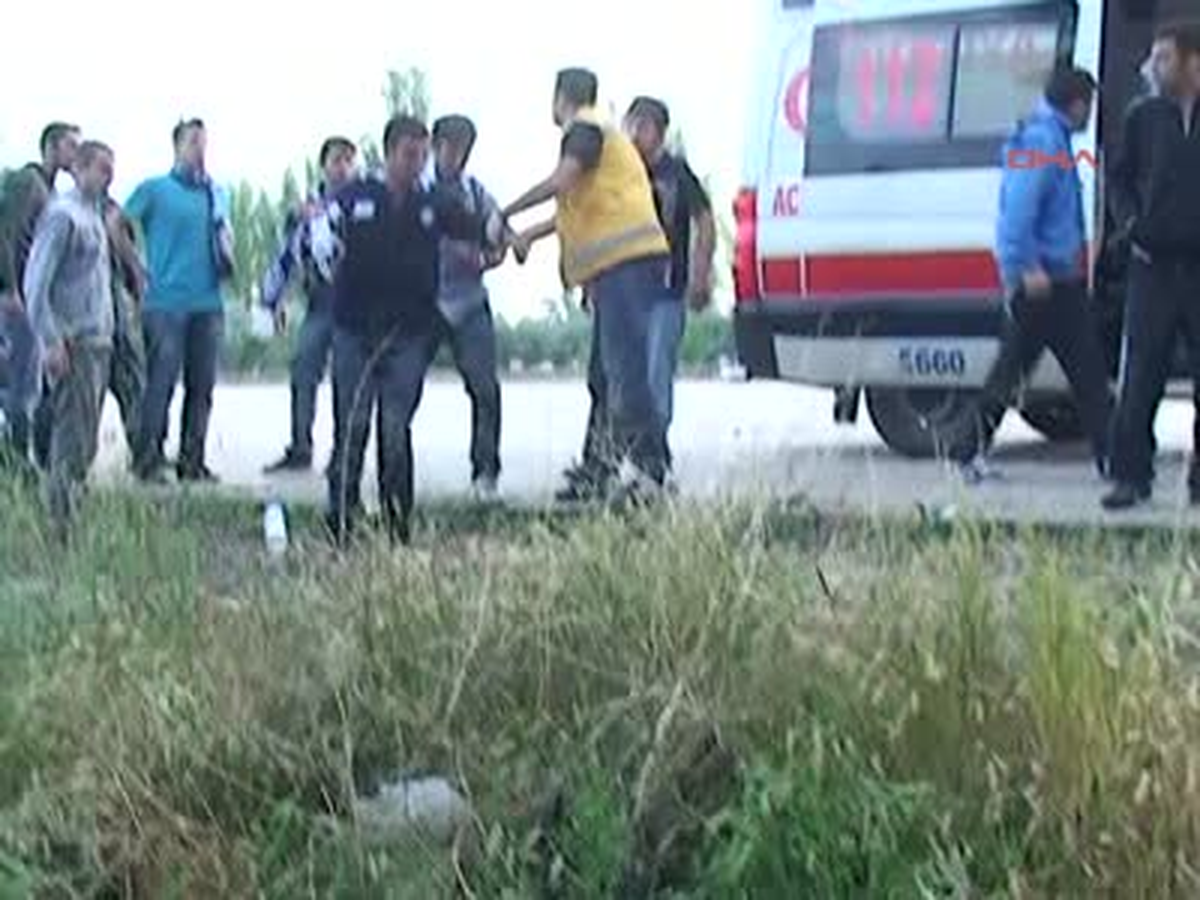 Minibüs Kaza Yaptı: 13 Yaralı